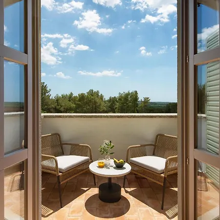 Camilla * Sveti Lovrec Pazenaticki